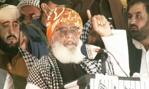 فلسطین کی جنگ آزادی میں برابر کا شریک ہونے کا اعلان کرتے ہیں، مولانا فضل الرحمٰن
