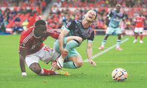 10-man Forest battle back for Brenford draw