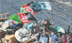 غیر ملکی تارکین وطن کی ملک بدری کیلئے خیبر پختونخوا میں مزید ہولڈنگ سینٹرز قائم