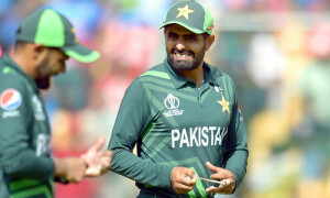 ورلڈ کپ: پاکستان کو سیمی فائنل میں پہنچنے کے لیے انگلینڈ کو کم از کم کتنے رنز سے ہرانا ہو گا؟