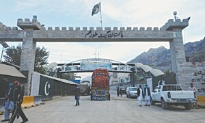 پاکستان کو افغانستان کے حوالے سے کس طرح کی پالیسی اختیار کرنی چاہیے؟