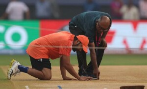 &lsquo;Pitch switch&rsquo; controversy ahead of Ind-NZ semi-final sparks concerns