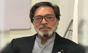 خاور مانیکا نے اپنی ازدواجی زندگی برباد کرنے کا ذمہ دار عمران خان کو ٹھہرادیا