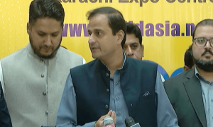 آگ سے متاثرہ عمارت کنٹونمنٹ بورڈ فیصل نے ریگولرائز کی، اس پر بات کیوں نہیں ہوتی؟ میئر کراچی
