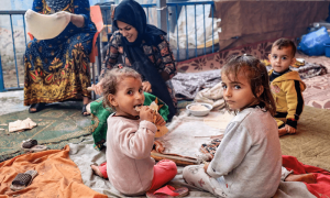 غزہ: بیماریوں میں بمباری سے زیادہ اموات ہوسکتی ہیں، عالمی ادارہ صحت