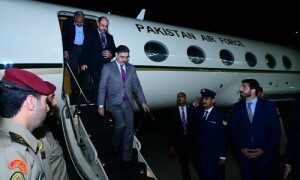 نگران وزیر اعظم امارات کے بعد آج دو روزہ دورے پر کویت پہنچ گئے