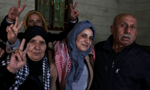 Israel releases 30 Palestinian prisoners after Hamas frees 10 Israeli women, 2 Thais
