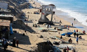 PHOTOS: Palestinians take a breather at central Gaza beach