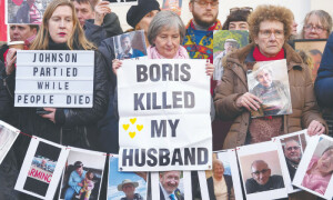 Boris Johnson apologises to UK Covid victims&rsquo; families