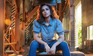 &rsquo;وکھری&lsquo; فلم سابق شوہر کے نام کرتی ہوں، انہوں نے بہت سبق سکھائے، فریال محمود