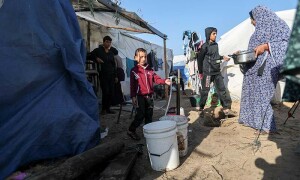 PHOTOS: Displaced Palestinians shelter in camps in Khan Younis