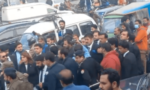 لاہور: سینئر نائب صدر پی ٹی آئی شیر افضل مروت گرفتار