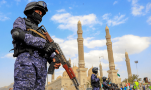 Shipping firms suspend Red Sea traffic after Yemen rebel strikes