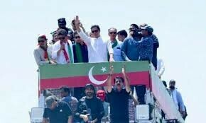 عمران خان، اسد عمر 25 مئی سے متعلق درج تشدد کیس میں بری