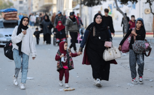 &lsquo;See how we are dying&rsquo;: Gazans flee fighting