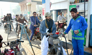 حکومت کا سال نو پر پیٹرول اور ڈیزل کی قیمت برقرار رکھنے کا فیصلہ