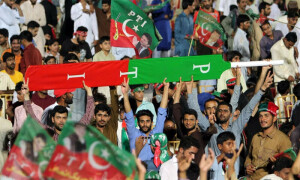 حکم امتناع واپس، پی ٹی آئی &rsquo;بلے&lsquo; کے انتخابی نشان سے پھر محروم، بیرسٹر گوہر چیئرمین نہ رہے