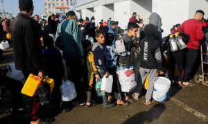 PHOTOS: Palestinians queue for drinking water in Rafah amid shortages