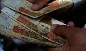 Bank lending to private sector turns positive for first time this fiscal year