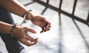 مردہ شخص کے نام پر ووٹ ڈالنے کی کیا سزا ہے؟