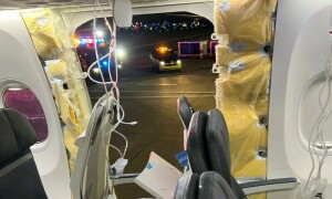 Boeing CEO admits error as planes remain grounded