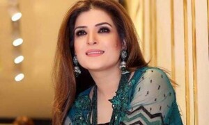 کیا شادی فلاپ شو ہے؟ فلم اسٹار ریشم کا مداحوں سے سوال