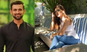 &rsquo;لوگوں کو میری چوائس کا پتا ہے&lsquo;، شعیب کیساتھ شادی کی افواہوں پر عائشہ عمر کی ویڈیو وائرل