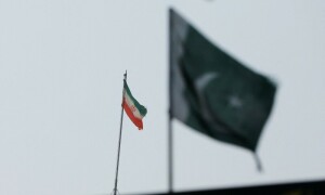 Pakistan, Iran&rsquo;s envoys return to embassies following understanding: FO