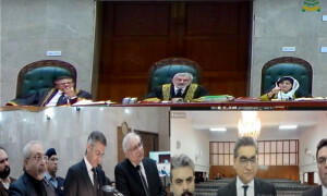 ایف آئی اے صحافیوں کے خلاف نوٹس فوری واپس لے، سپریم کورٹ کا حکم