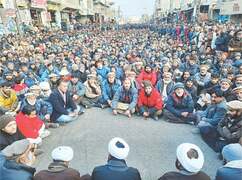 Gilgit-Baltistan wheat price protests enter 22nd day
