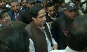 مبینہ غیر قانونی بھرتی کیس: عدم پیشی کے باعث پرویز الہیٰ، دیگر ملزمان پر فرد جرم عائد نہ ہوسکی