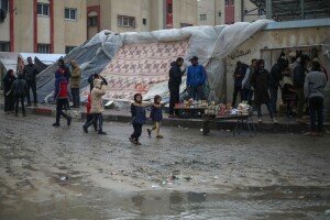 Gaza fighting continues despite efforts for truce