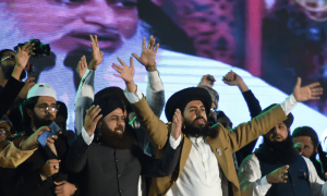 TLP stages &lsquo;power show&rsquo;, asks Karachiites to reject ethnic politics