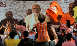 Hindus throng another 17th century mosque in India