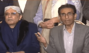 MQM-P&rsquo;s Khalid Maqbool vows &lsquo;full support&rsquo; to Shehbaz to &lsquo;strengthen&rsquo; democracy