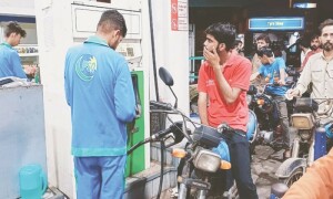 پیٹرول، ڈیزل کی قیمتوں میں 11 روپے فی لیٹر تک اضافے کا امکان