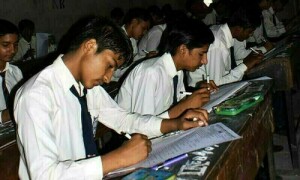 کراچی: انٹربورڈ فرسٹ ایئر کے طلبہ کو امتحان میں 15 فیصد اضافی نمبر دینے کا اعلان