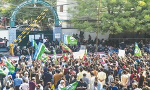 Opposition parties call for observing &lsquo;black day&rsquo; on 27th in Karachi