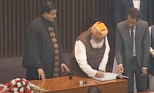 PHOTOS: MNAs sign roll of members