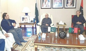 PML-N, PPP make &lsquo;first formal contact&rsquo; to form govt