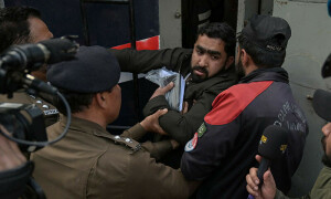 مبینہ انتخابی دھاندلی کے خلاف پی ٹی آئی کا ملک گیر احتجاج، 8 کارکن گرفتار