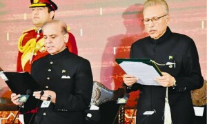 شہباز شریف کی کمزور مخلوط حکومت کو کن چیلنجز کا سامنا ہے؟