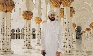 مسجد کا دورہ کرنے پر اے پی ڈھلون کو اسلام قبول کرنے کے مشورے