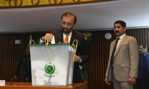 MNA Farooq Sattar casts ballot in presidential polls