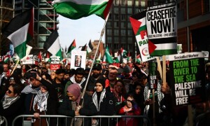 Thousands march in London pro-Palestinian rally