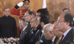 Oath-taking ceremony for federal cabinet under way