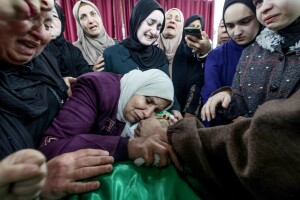 Race to rush aid to Gaza as EU warns hunger &lsquo;a weapon of war&rsquo;