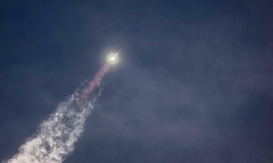 SpaceX mega rocket lost in final phase of &lsquo;successful&rsquo; test flight