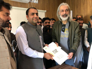 Faisal Amin Gandapur submits nomination papers for NA-44 Dera Ismail Khan