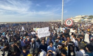 گوادر: &rsquo;لاپتا افراد&lsquo; کے اہل خانہ کا احتجاج، رابطہ سڑکیں بند